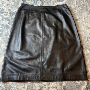 Elegant Black Leather Skirt Jones NY